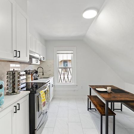 ニューヘイブンCozy Gem In The Heart Of East Rock With Free Parking Near Yale And Dtアパートメント エクステリア 写真