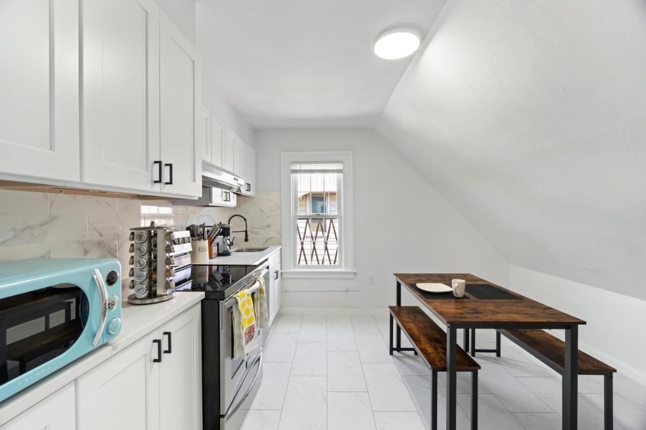 ニューヘイブンCozy Gem In The Heart Of East Rock With Free Parking Near Yale And Dtアパートメント エクステリア 写真